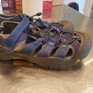 Keen Sandals (Kids 6)